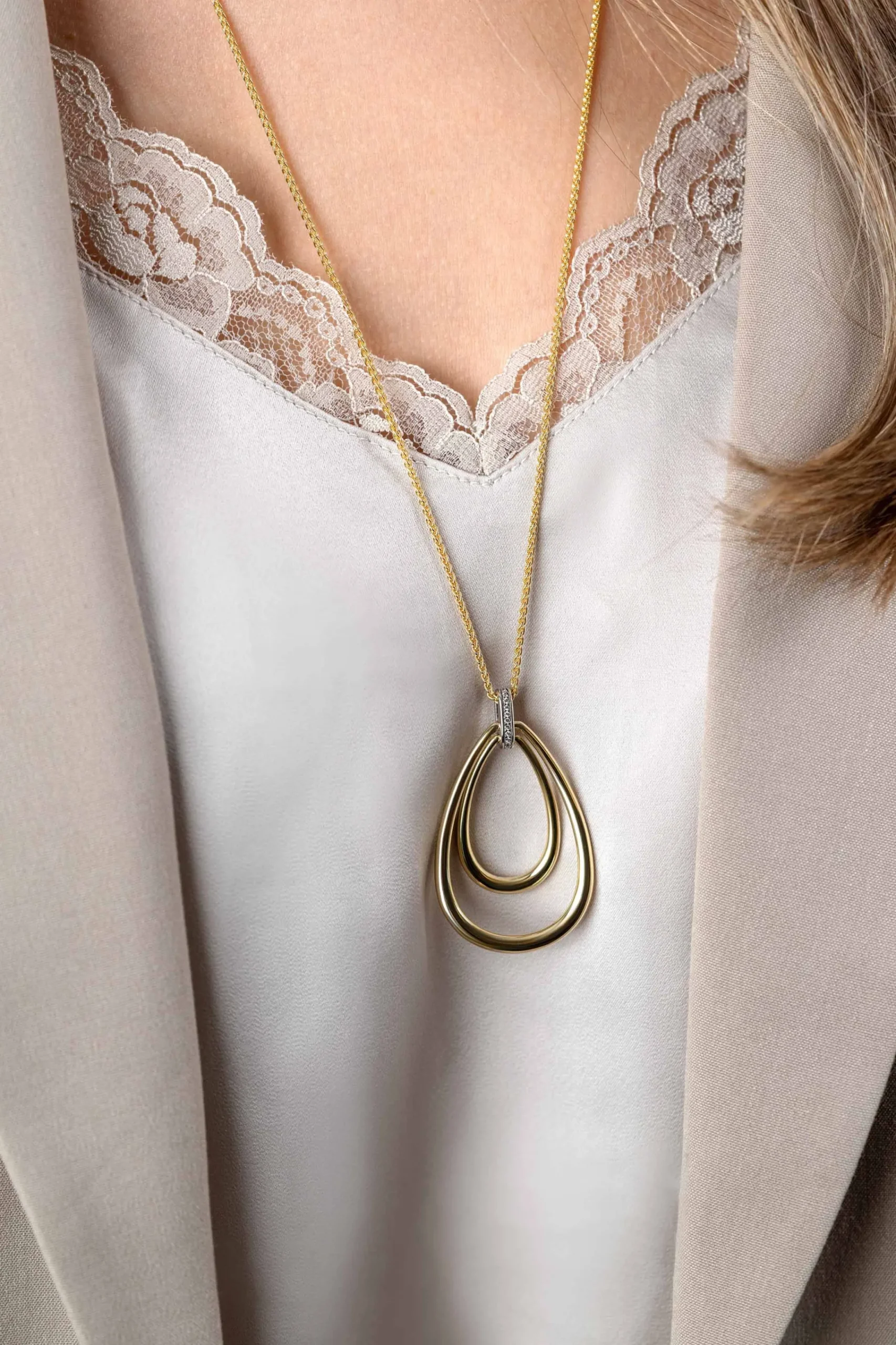 Zinzi 70cm gold plated zilveren ketting met luxe ovale hanger 45mm, valt lang om de hals ZIC2489Y