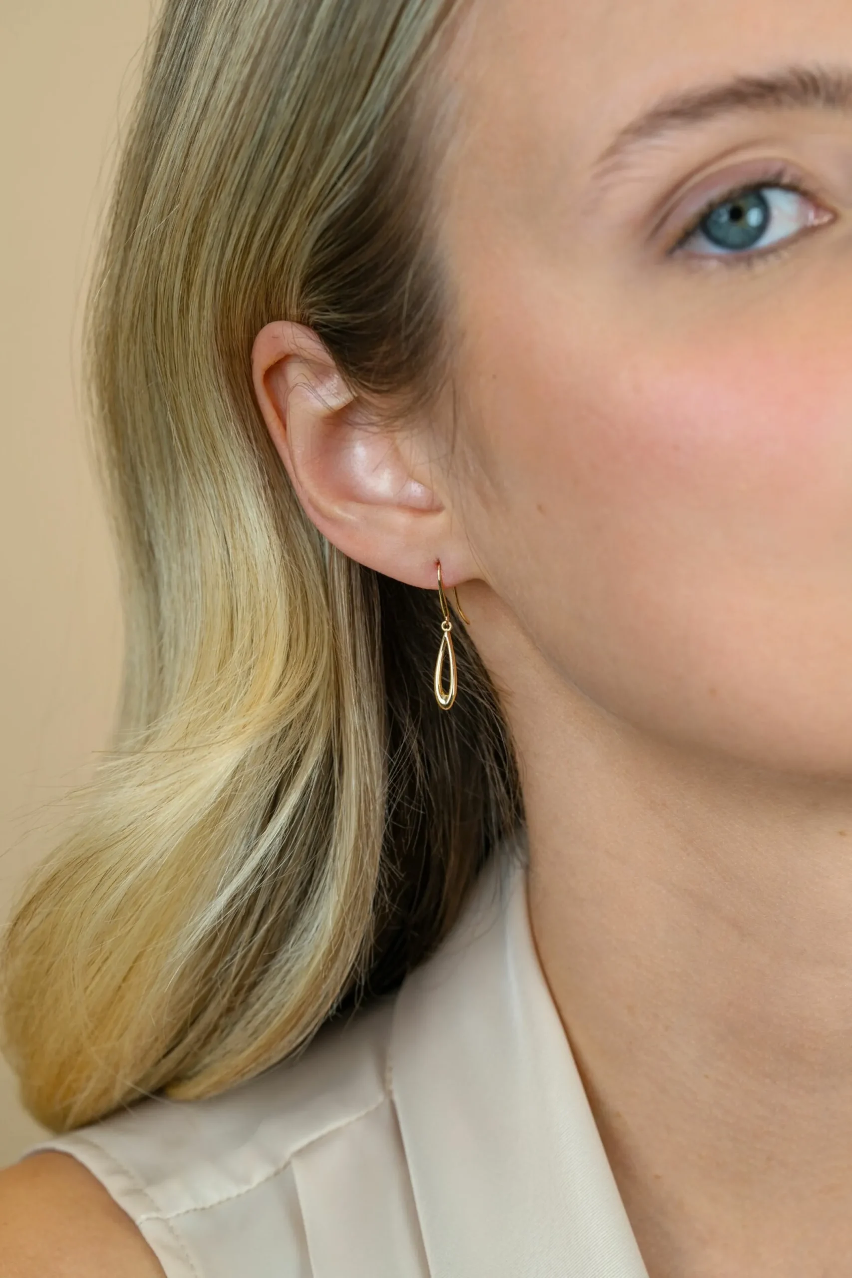 Hot Zinzi 25mm Gold 14 krt gouden oorhangers met open peervorm ZGO541
