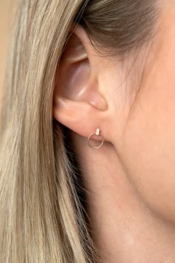 New Zinzi 9mm Gold 14 krt gouden oorstekers met trendy open ronde vormen en klein staafje op het oor ZGO404