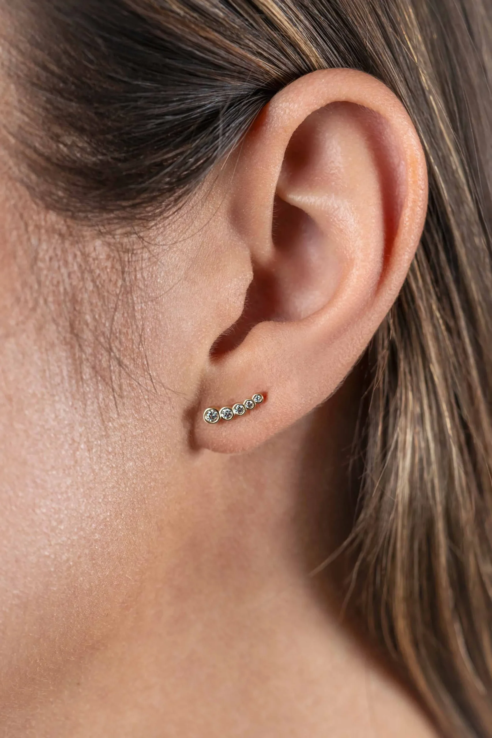 Clearance Zinzi 10mm Gold 14 krt gouden oorknoppen met vijf ronde witte zirconia's ZGO413
