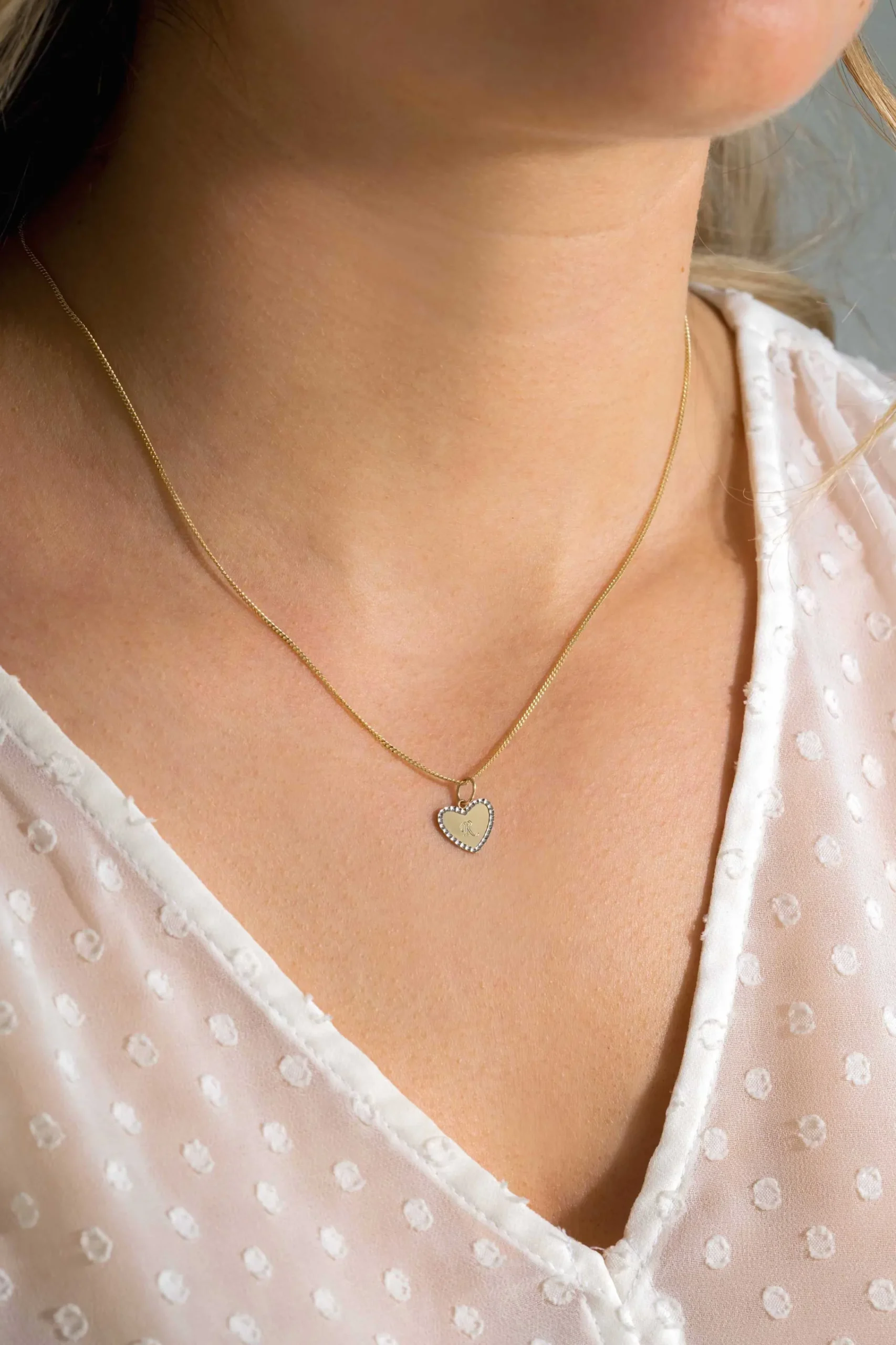 Best Zinzi 10mm Gold 14 krt gouden hanger met glanzend hartje van 10mm en met chique witgouden parelrand ZGH364-10 (zonder collier)