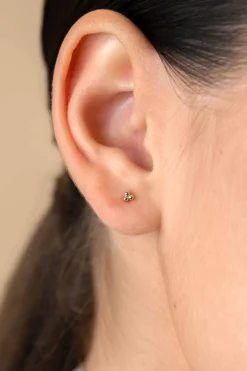 Sale Zinzi 3mm Gold 14 krt gouden oorknopjes drie gladde bolletjes in een driehoek ZGO476