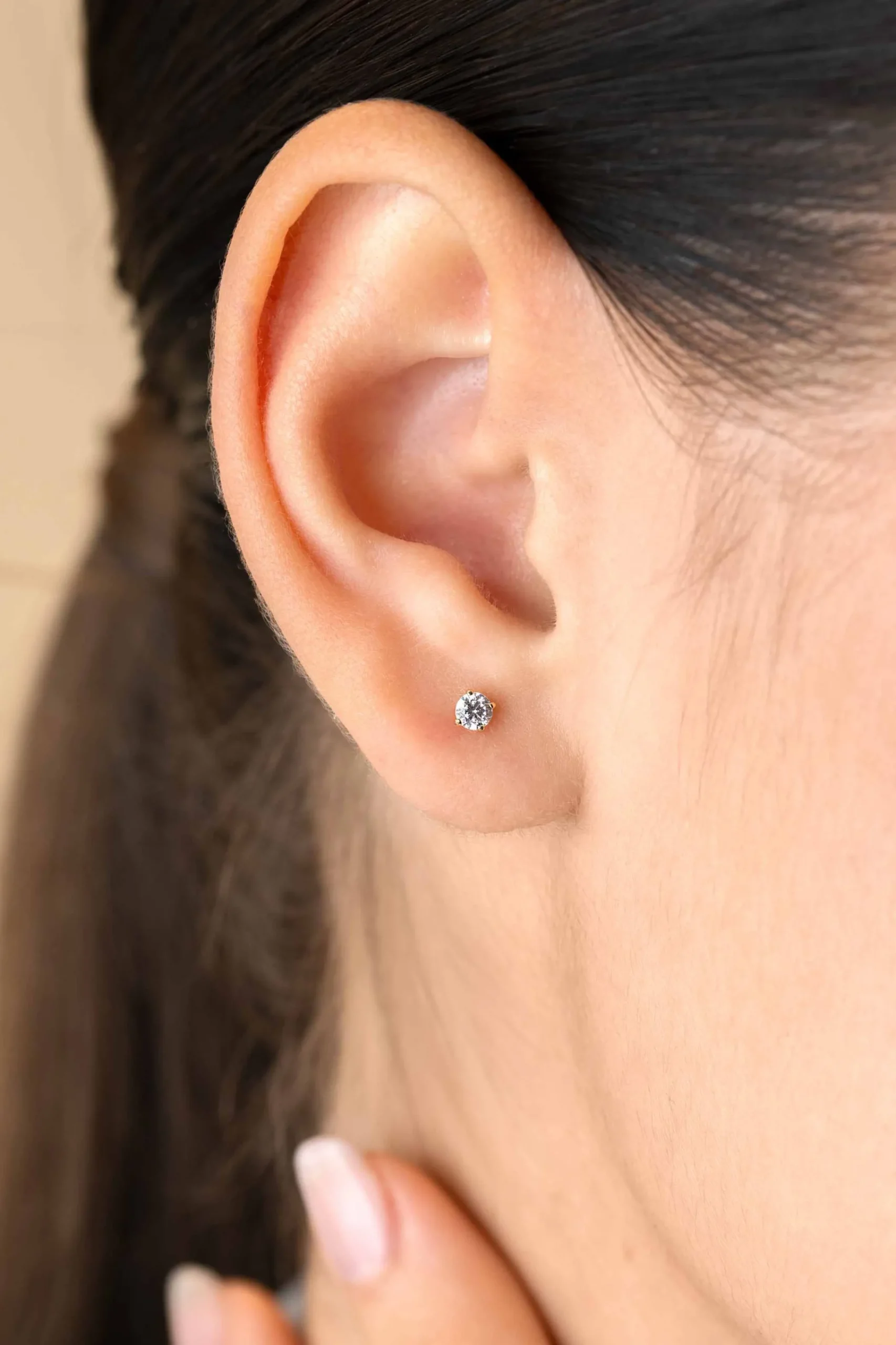 Sale Zinzi 3mm Gold 14 krt gouden oorknopjes bezet met een witte zirconia in vierpootszetting ZGO475