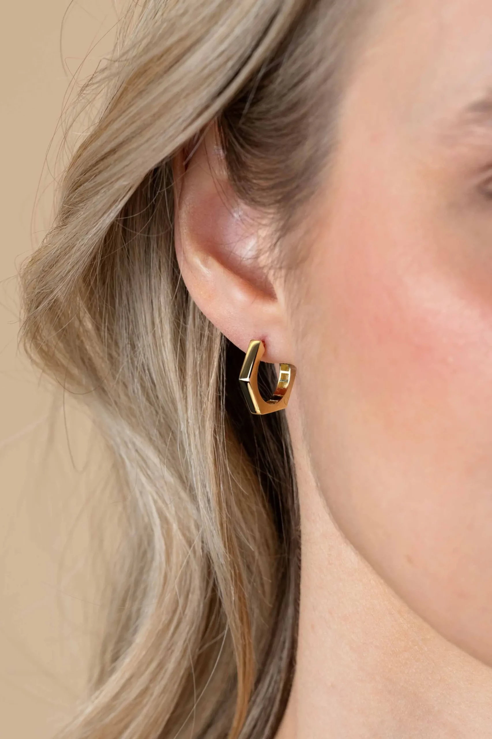 New Zinzi 17,5mm Gold 14 krt gouden oorringen zeshoeksvorm vierkante buis 2,7mm met luxe klapsluiting ZGO440