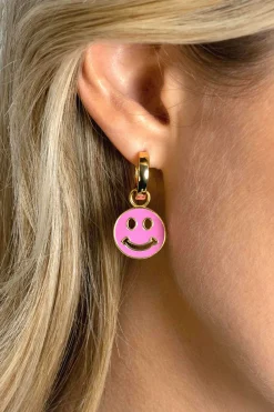 Online Zinzi 15mm gold plated zilveren ronde smiley oorbedels, bezet met trendy roze emaille ZICH2312R (zonder oorringen)