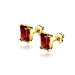 Outlet Zinzi 9mm gold plated zilveren oorknoppen met een rechthoekige rood granaat kleursteen in vierpoots-zetting ZIO2392R