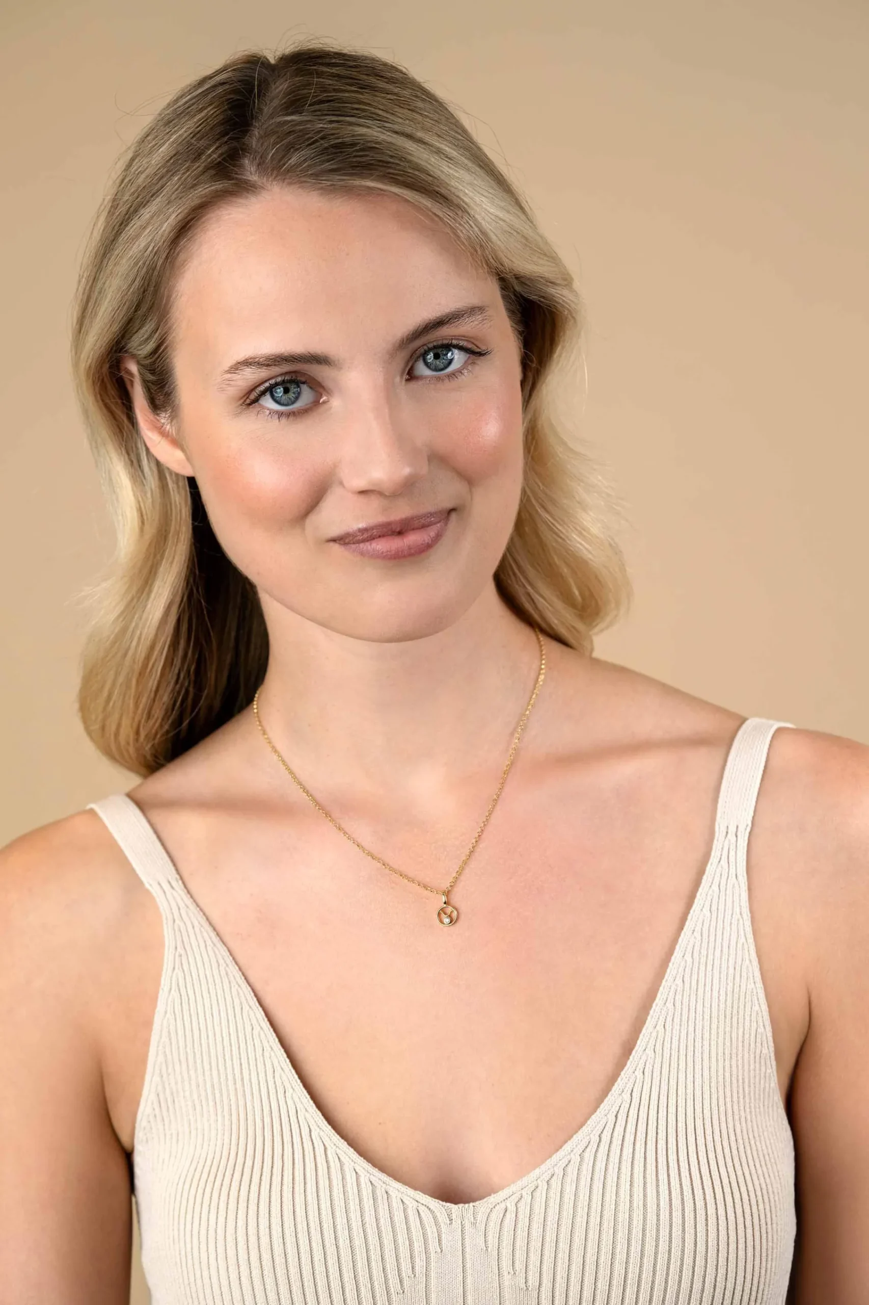 New Zinzi 9mm gold plated zilveren Stier sterrenbeeldhanger bezet met witte zirconia ZIHY-STI (zonder collier)