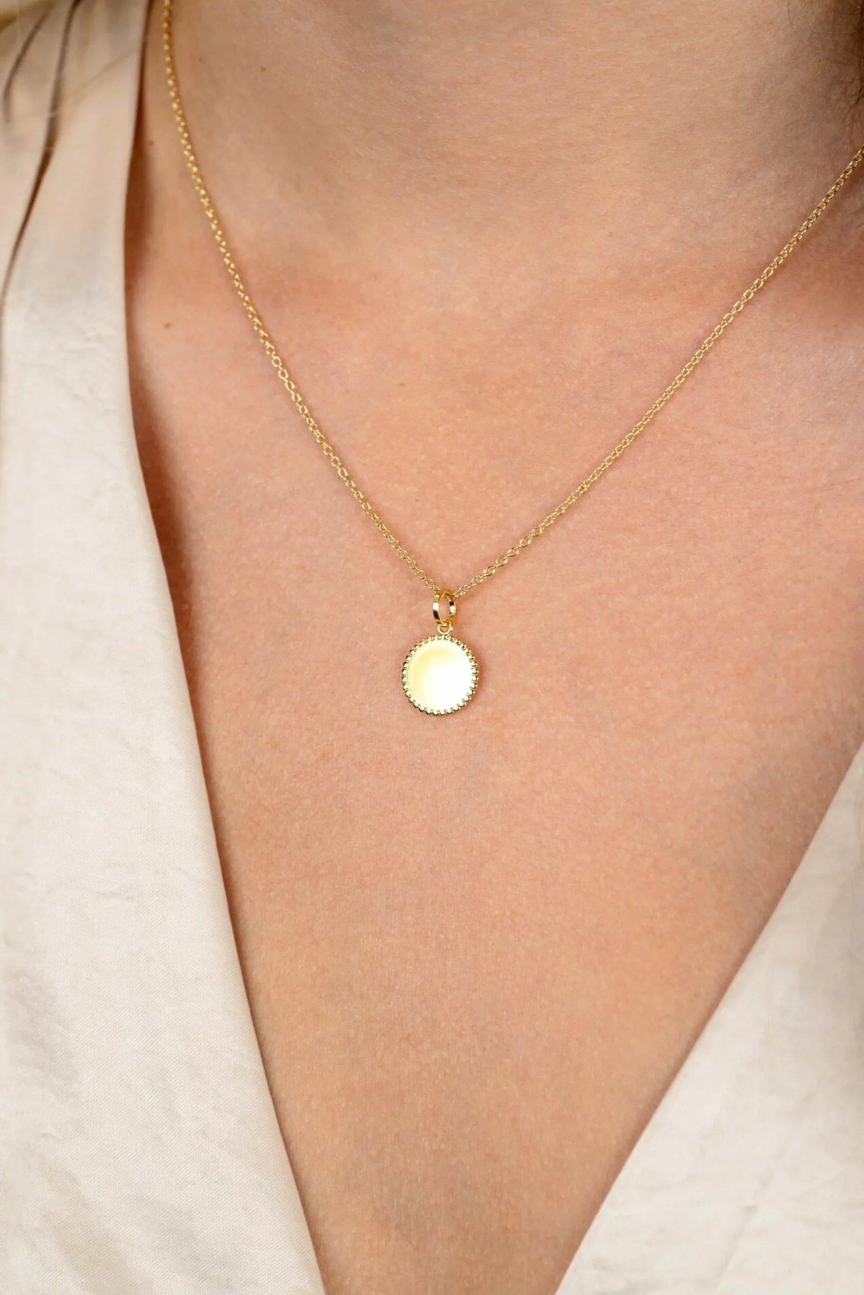 Online Zinzi 12mm gold plated zilveren coin hanger met parelrand voor gravure ZIH2650G (zonder collier)