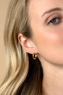Clearance Zinzi 16mm gold plated zilveren gladde oorringen met ronde buis 3mm met luxe klapsluiting ZIO2601G