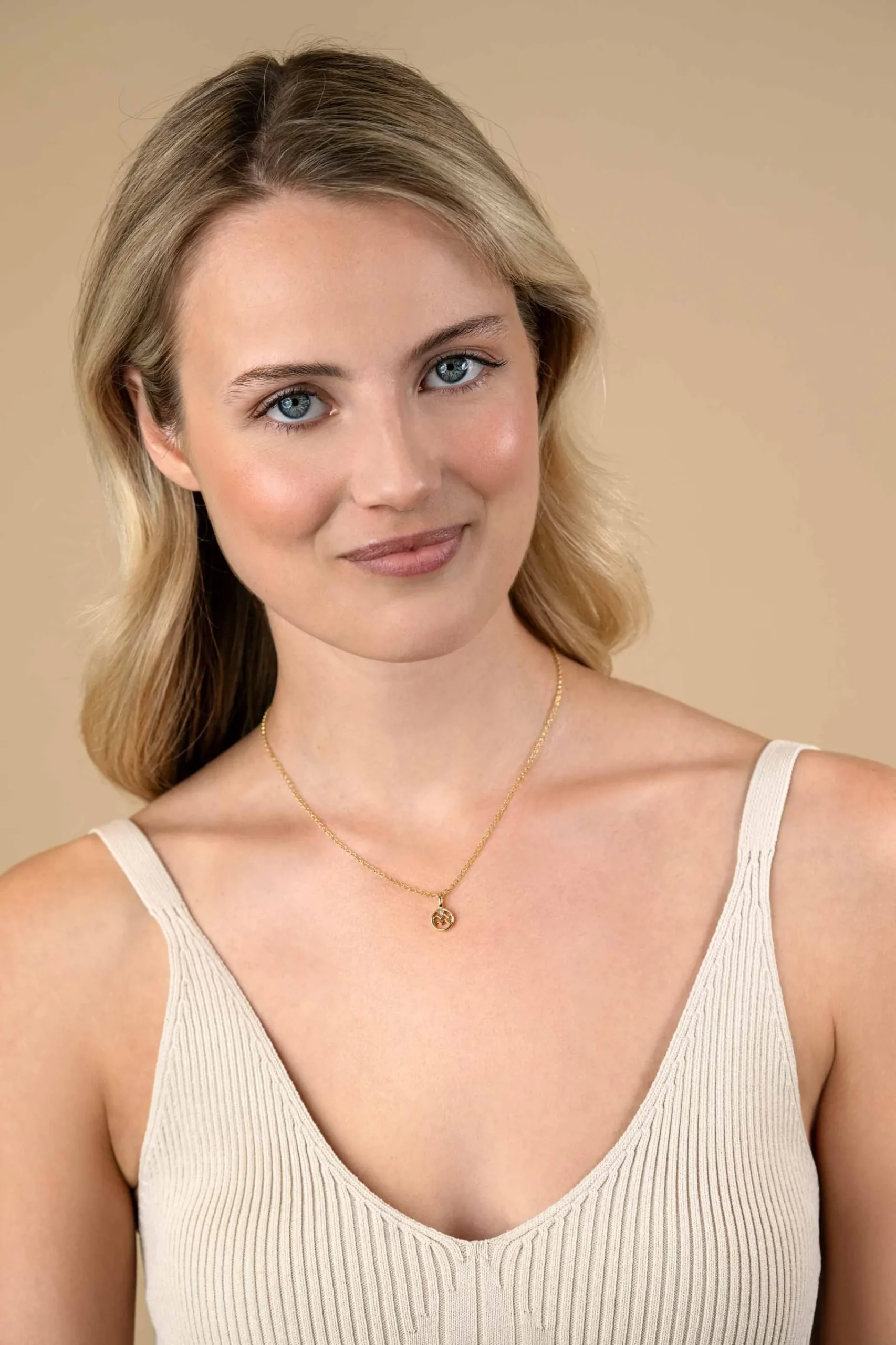 Outlet Zinzi 9mm gold plated zilveren Waterman sterrenbeeldhanger bezet met witte zirconia ZIHY-WAT (zonder collier)