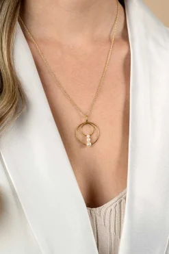 Sale Zinzi 34mm gold plated zilveren ronde fantasie hanger bezet met drie ronde witte zoetwaterparels ZIH2616 (zonder collier)