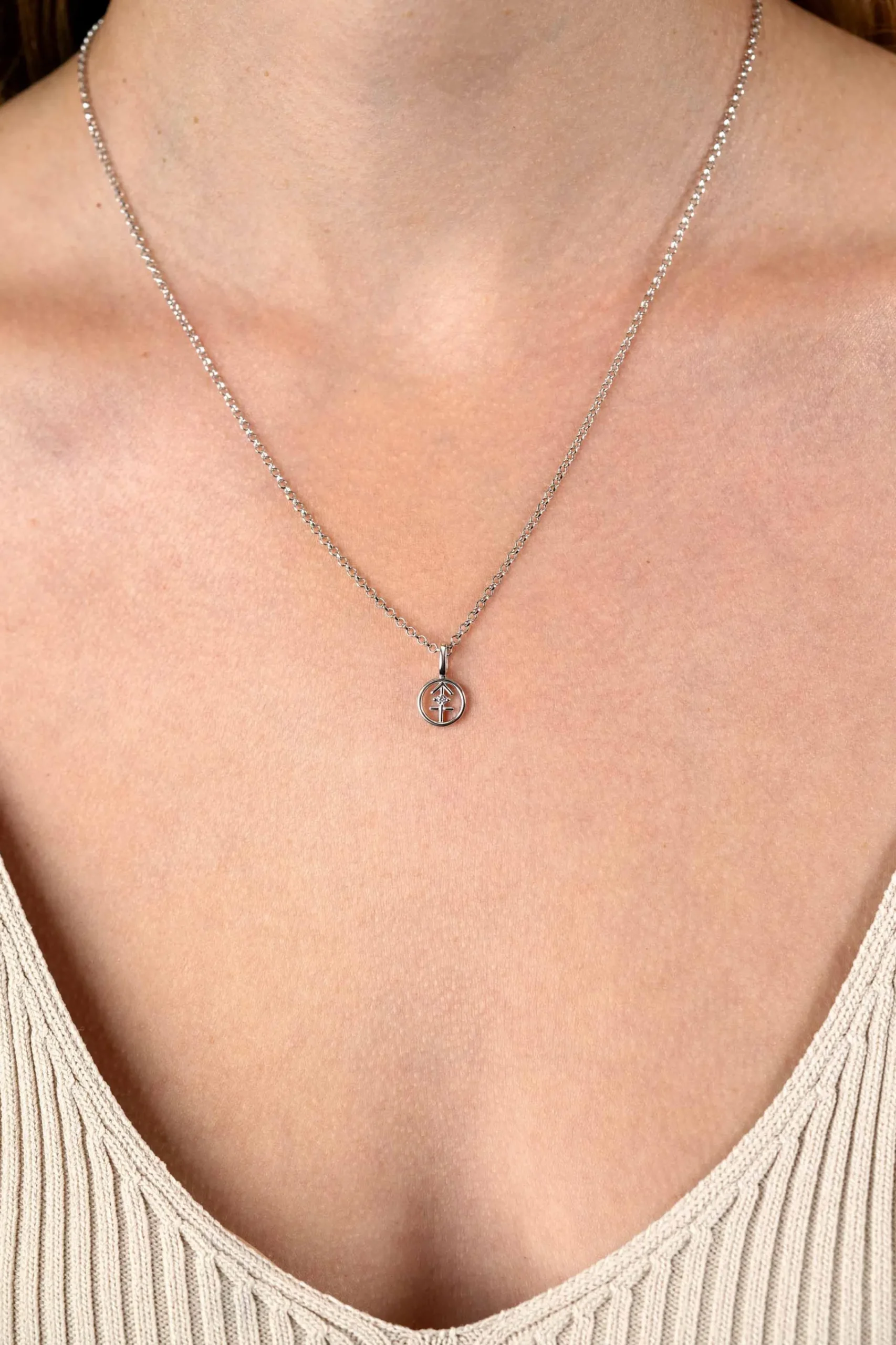 Zinzi 9mm zilveren Boogschutter sterrenbeeldhanger bezet met witte zirconia ZIH-BOO (zonder collier)