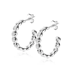 Best Zinzi 21mm zilveren halve oorringen 4mm buisdikte, bezet met 12 witte zirconia's en met vlindersluiting ZIO2573