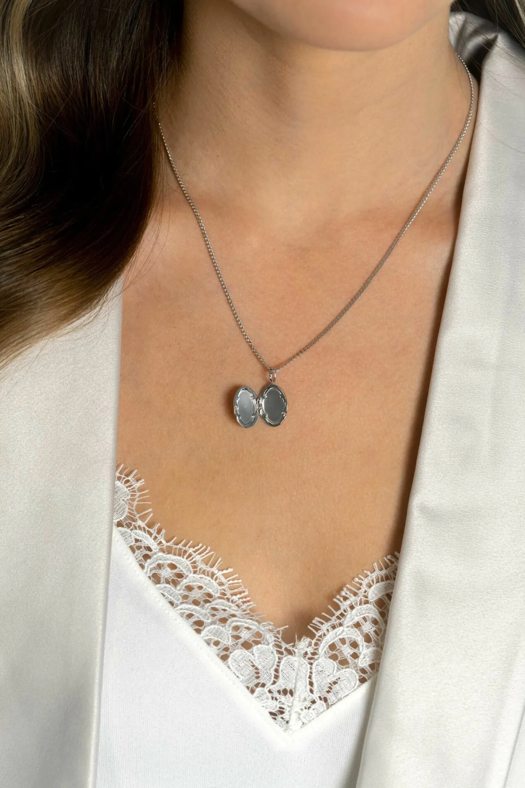 Hot Zinzi 22mm zilveren medaillon ovaal glanzend bezet met witte zirconia ZIH2424 (zonder collier)