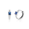 Online Zinzi 16mm zilveren oorringen, bezet met vierkant geslepen saffierblauwe kleursteen en witte zirconia's. Met luxe scharniersluiting 16x3mm ZIO2453