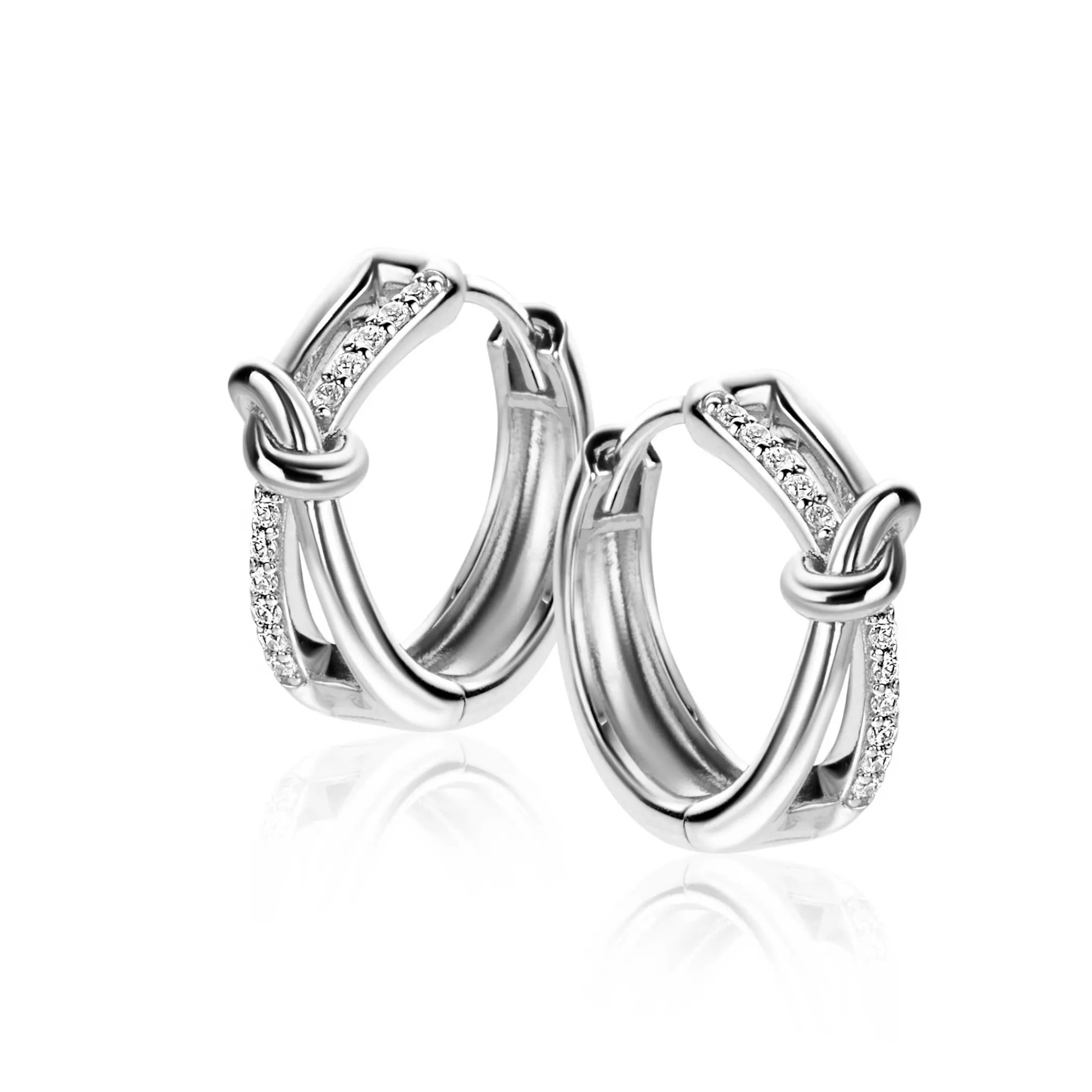 Online Zinzi 16,5mm zilveren oorringen cross-over met trendy knoop, bezet met witte zirconia's, met luxe klapsluiting 16,5x5mm ZIO2505