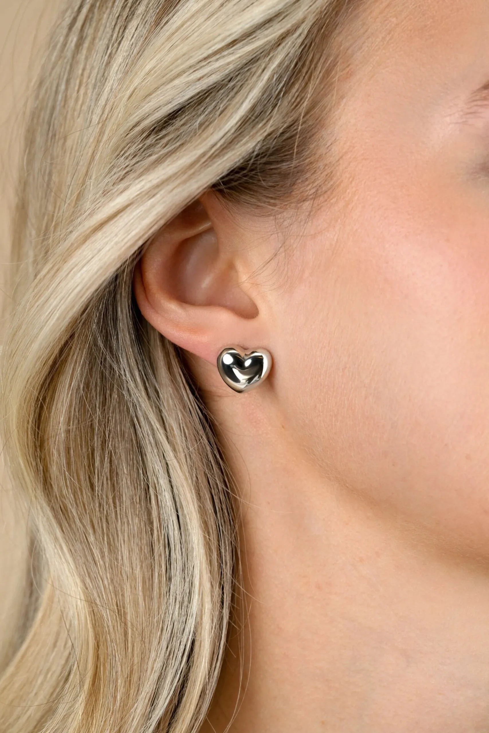 Hot Zinzi 13mm zilveren oorstekers in bolle hart vorm ZIO2672