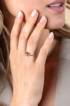 Sale Zinzi Gold 14 karaat gouden ring met glanzend vierkant plaatje ZGR485