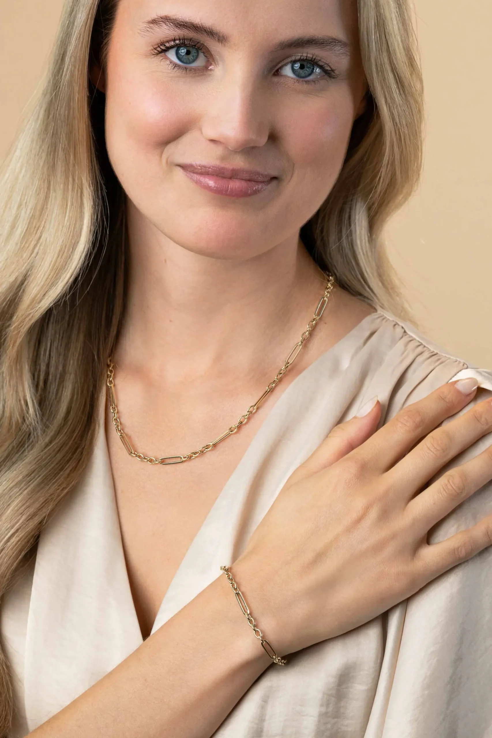 Discount Zinzi Gold 14 karaat gouden armband met trendy paperclip-schakel en ovale schakels van 4mm breed. lengte 19cm ZGA473