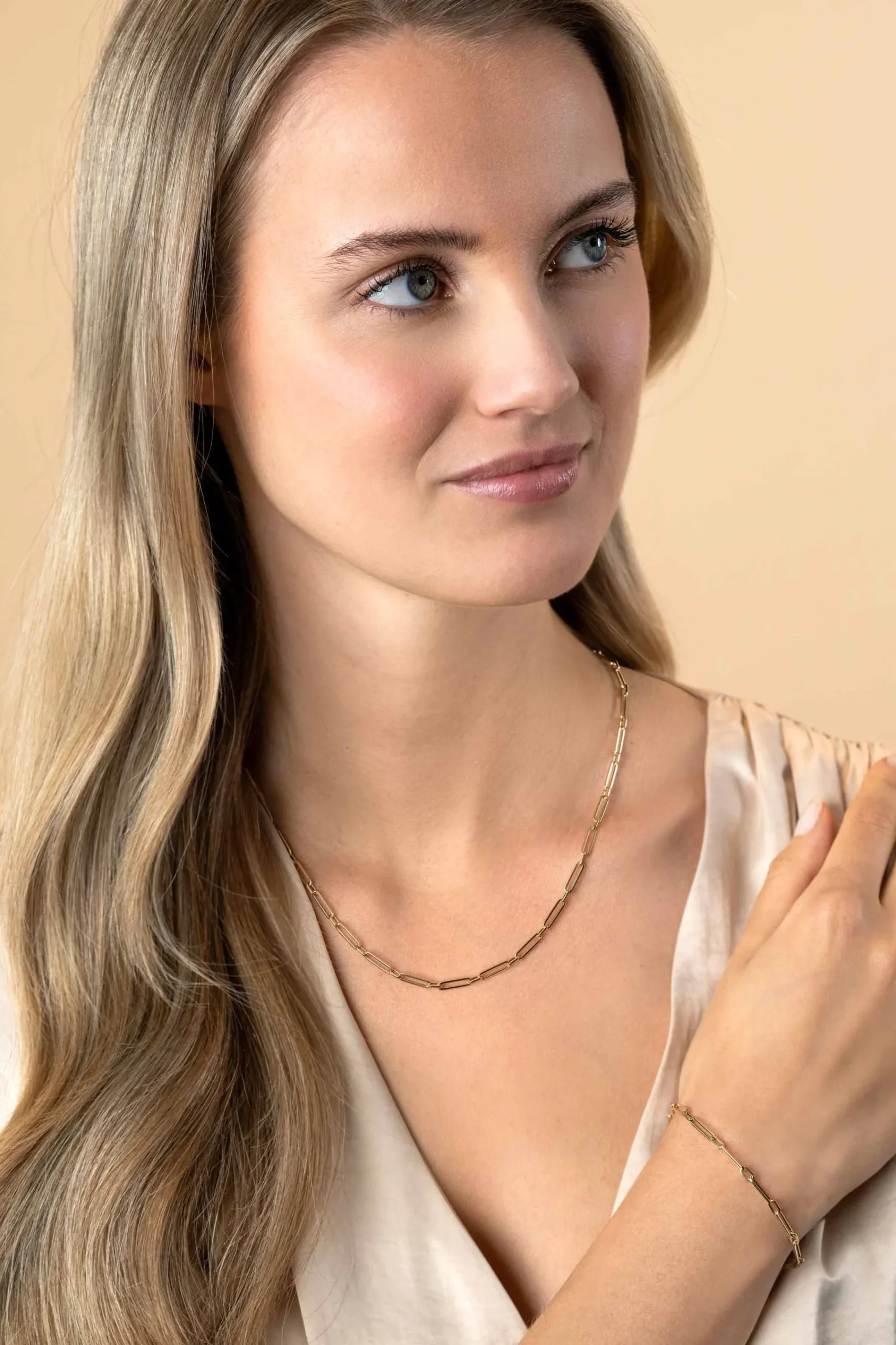 Best Zinzi Gold 14 krt gouden closed for ever schakelketting met tussenoog (3mm breed) 45cm ZGC470