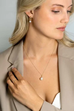 Outlet Zinzi Gold 14 krt gouden hanger met witte parel 10mm in natuurlijke vorm ZGH405 (zonder collier)