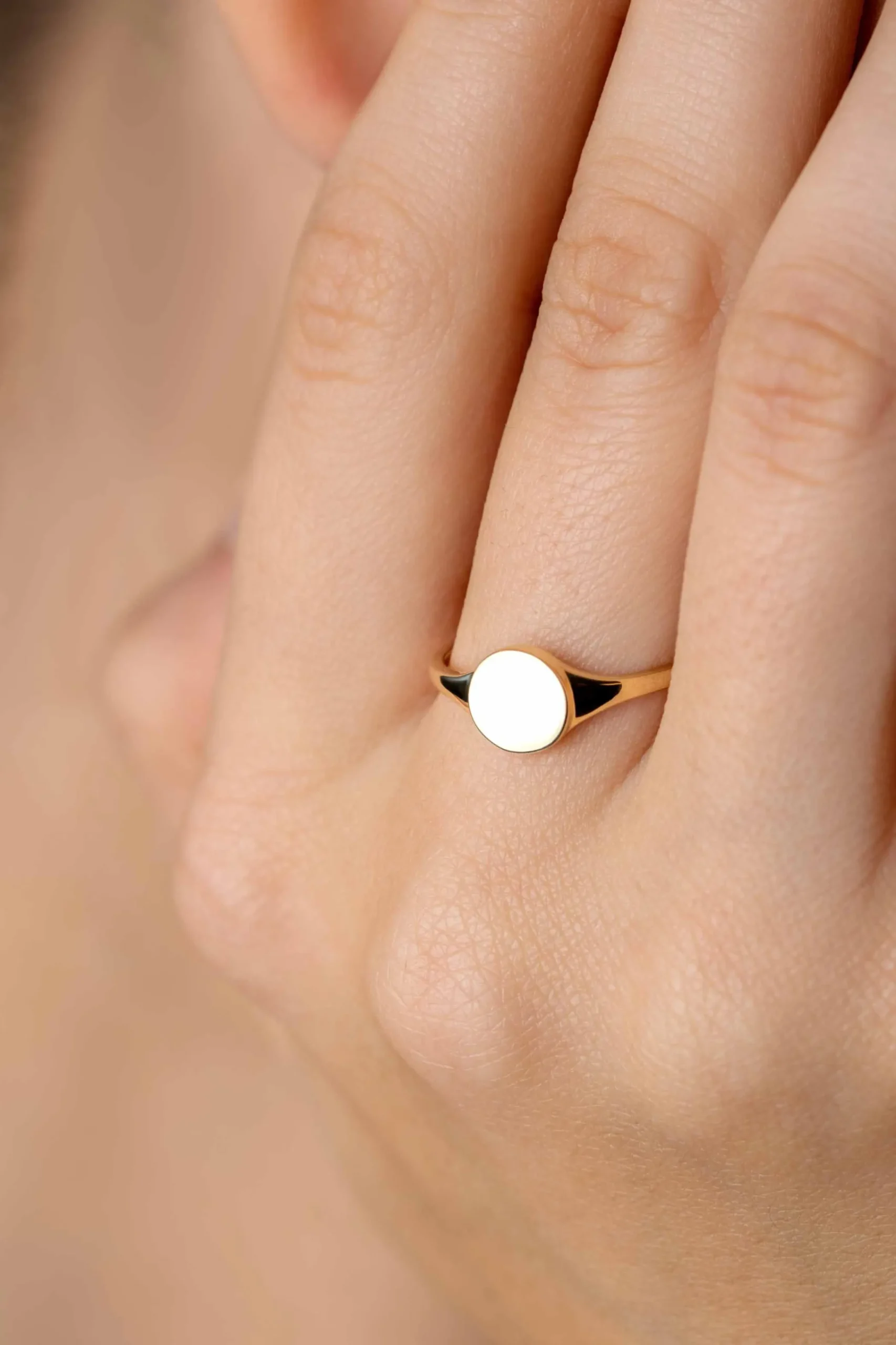 Hot Zinzi Gold 14 krt gouden monogram ring met ovaal plaatje van 7mm ZGR406