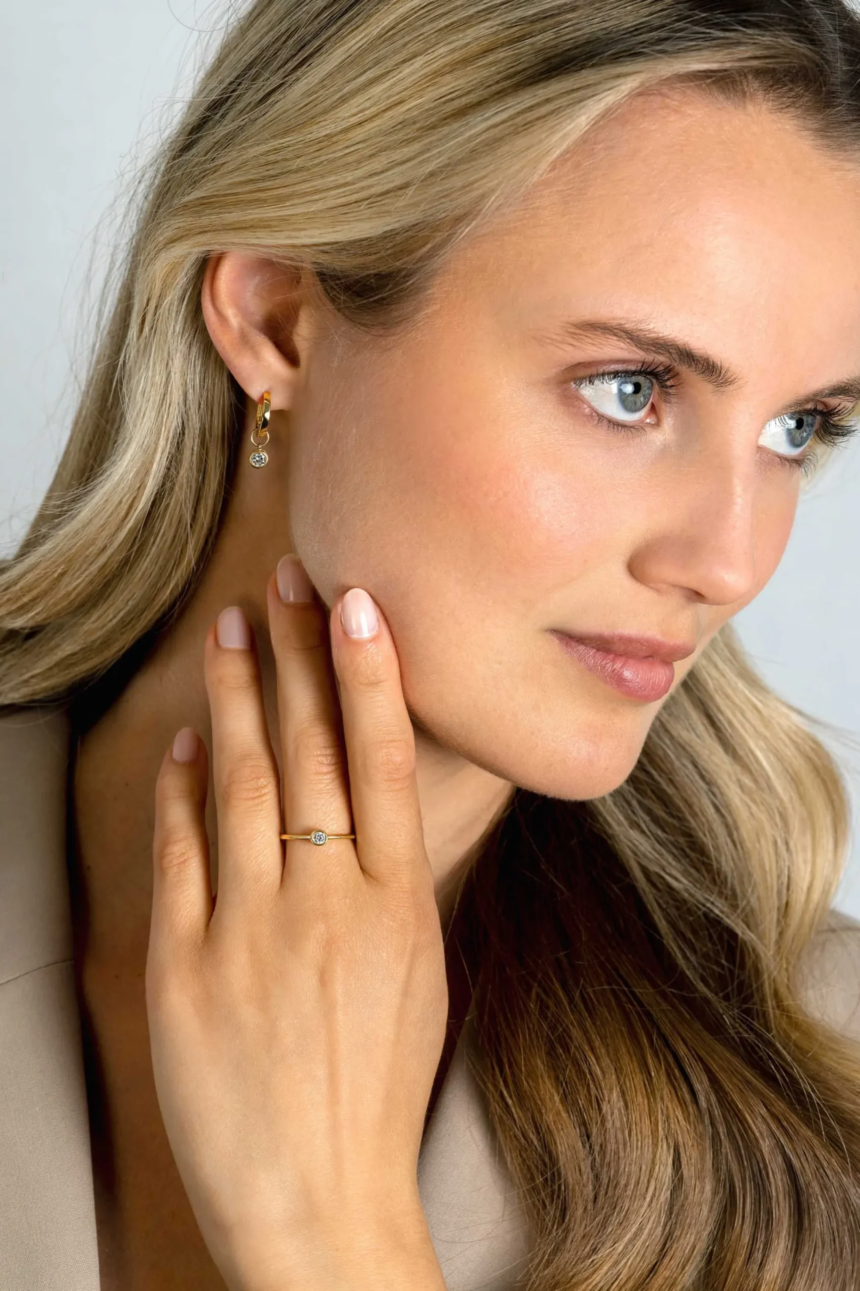New Zinzi Gold 14 krt gouden oorbedels in ronde vorm bezet met witte zirconia 5mm ZGCH421 (zonder oorringen)