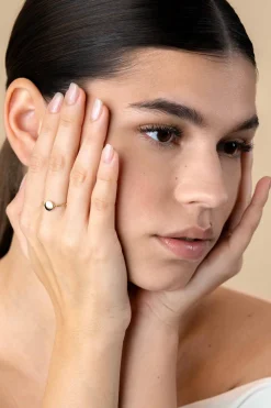 Best Zinzi Gold 14 krt gouden ring met bolletjes scheen en glanzend rond plaatje van 6,5mm ZGR399