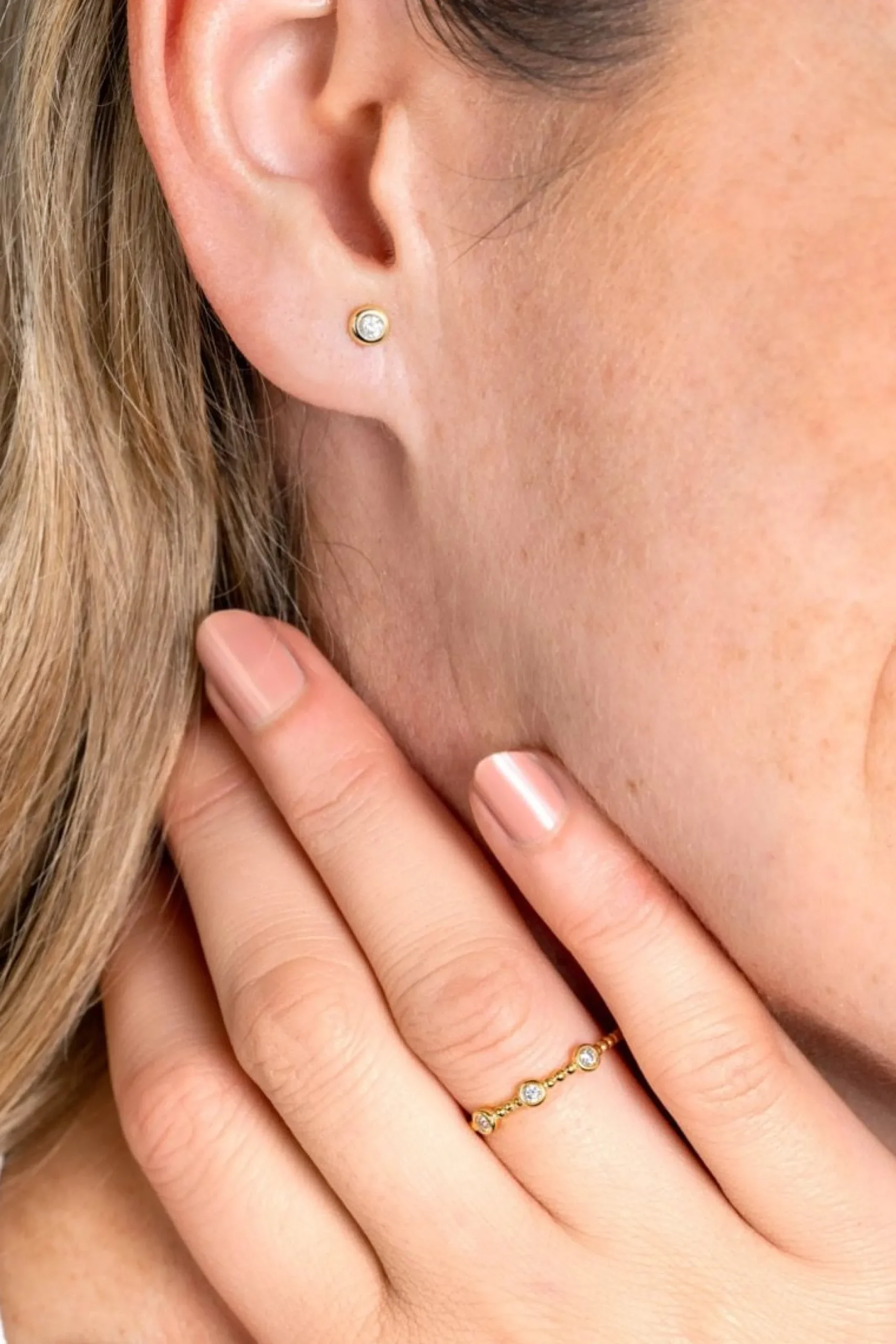 Sale Zinzi Gold 14 krt gouden ring met bolletjes scheen en bezet met drie ronde witte zirconia's in bolletjes zetting van 3mm ZGR309