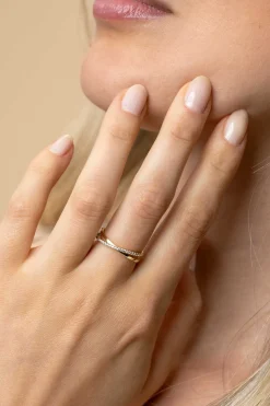 Discount Zinzi Gold 14 krt gouden ring met cross-over design: glad en bezet met witte zirconia's ZGR469