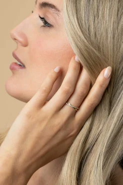 Discount Zinzi Gold 14 krt gouden ring met cross-over design: glad en bezet met witte zirconia's ZGR469
