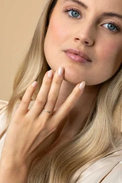 Discount Zinzi Gold 14 krt gouden ring met cross-over design: glad en bezet met witte zirconia's ZGR469