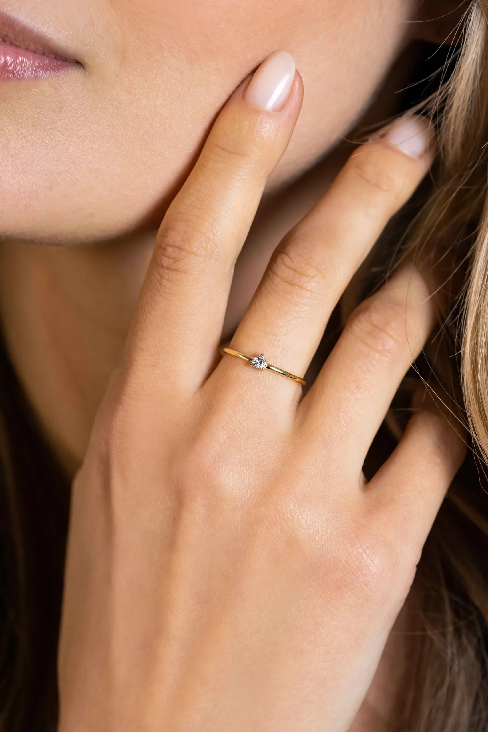 Online Zinzi Gold 14 krt gouden ring bezet met een witte zirconia in driehoekszetting (3,6mm) ZGR370