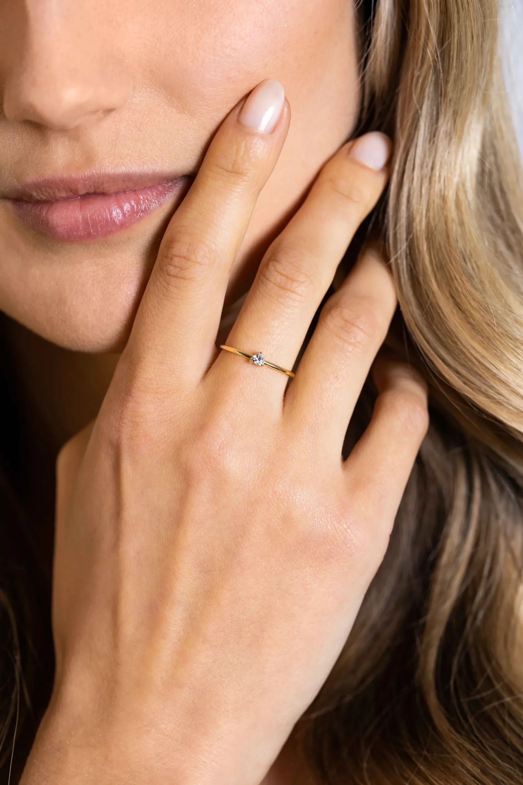 Online Zinzi Gold 14 krt gouden ring bezet met een witte zirconia in driehoekszetting (3,6mm) ZGR370