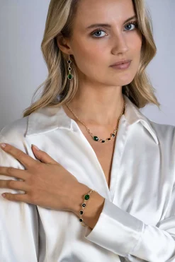 Zinzi gold plated zilveren schakel armband met drie ronde zettingen zwart en ovale zetting groen 17-20 cm ZIA2389