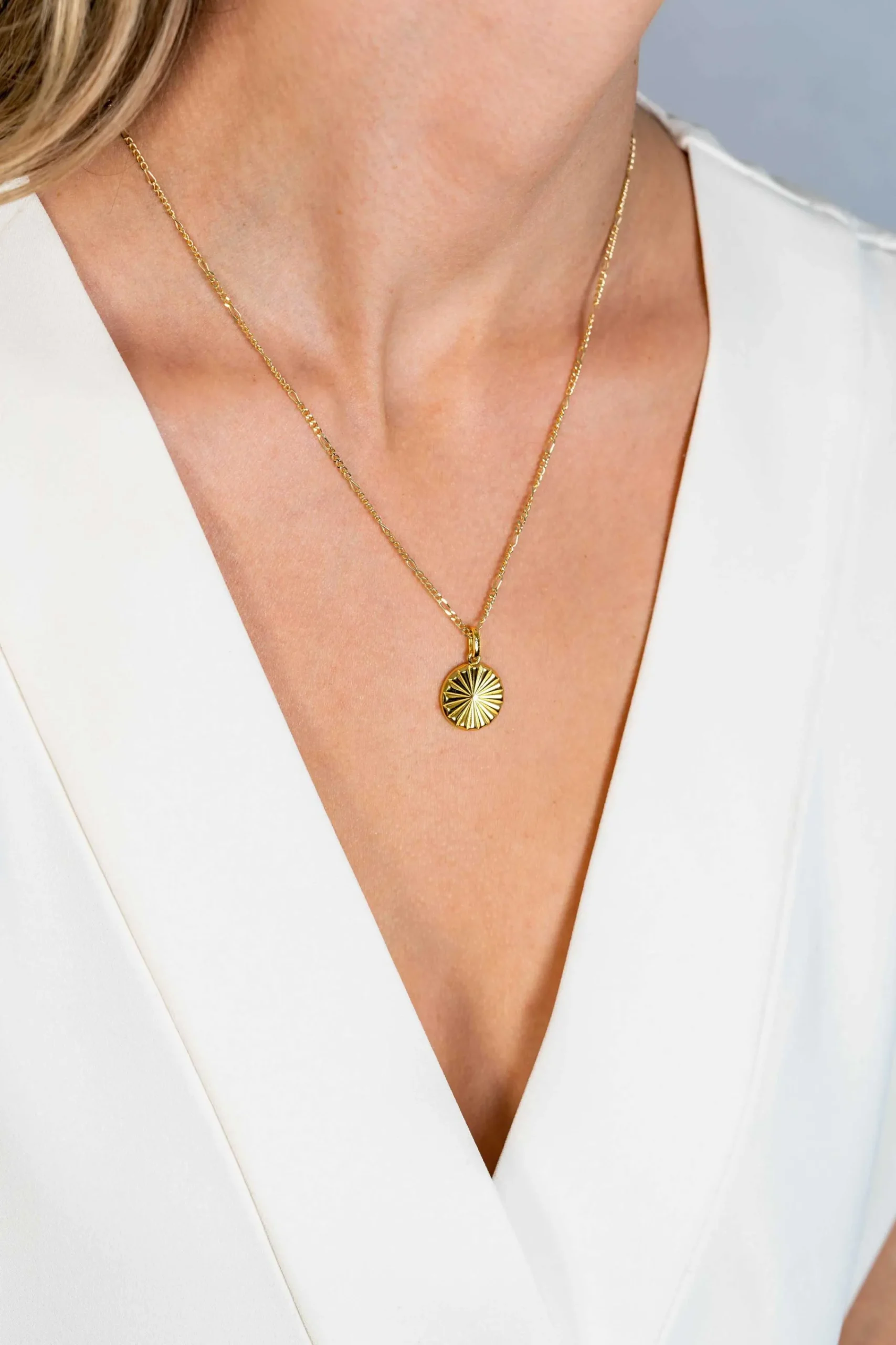 Sale Zinzi gold plated zilveren hanger zonnestralen rond 15mm ZIH2296 (zonder collier)