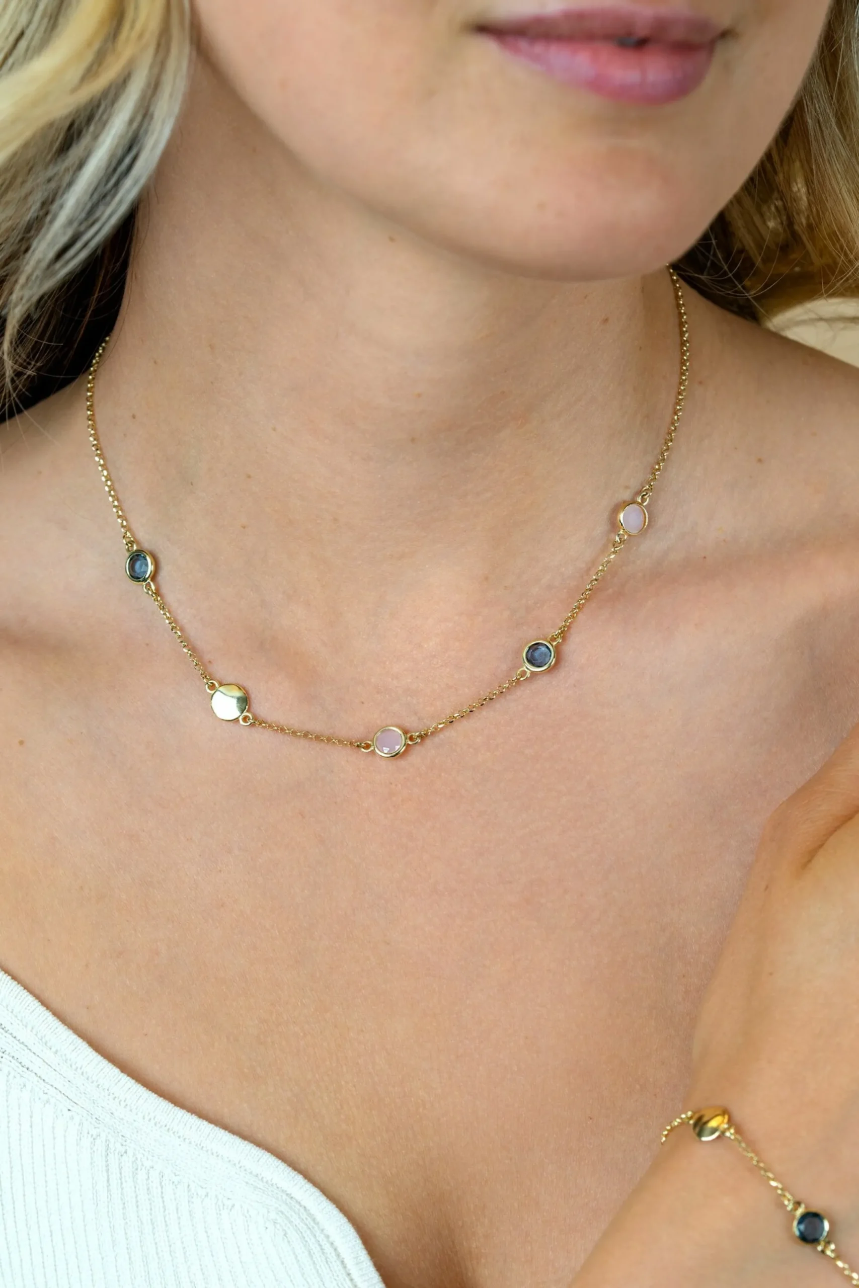 Hot Zinzi gold plated zilveren ketting 40–45cm met rondjes, bezet met blauwe en roze kleurstenen ZIC2715G