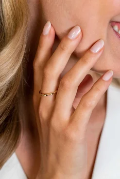 New Zinzi gold plated zilveren aanschuifring met gedraaide buis 2mm ZIR2321G