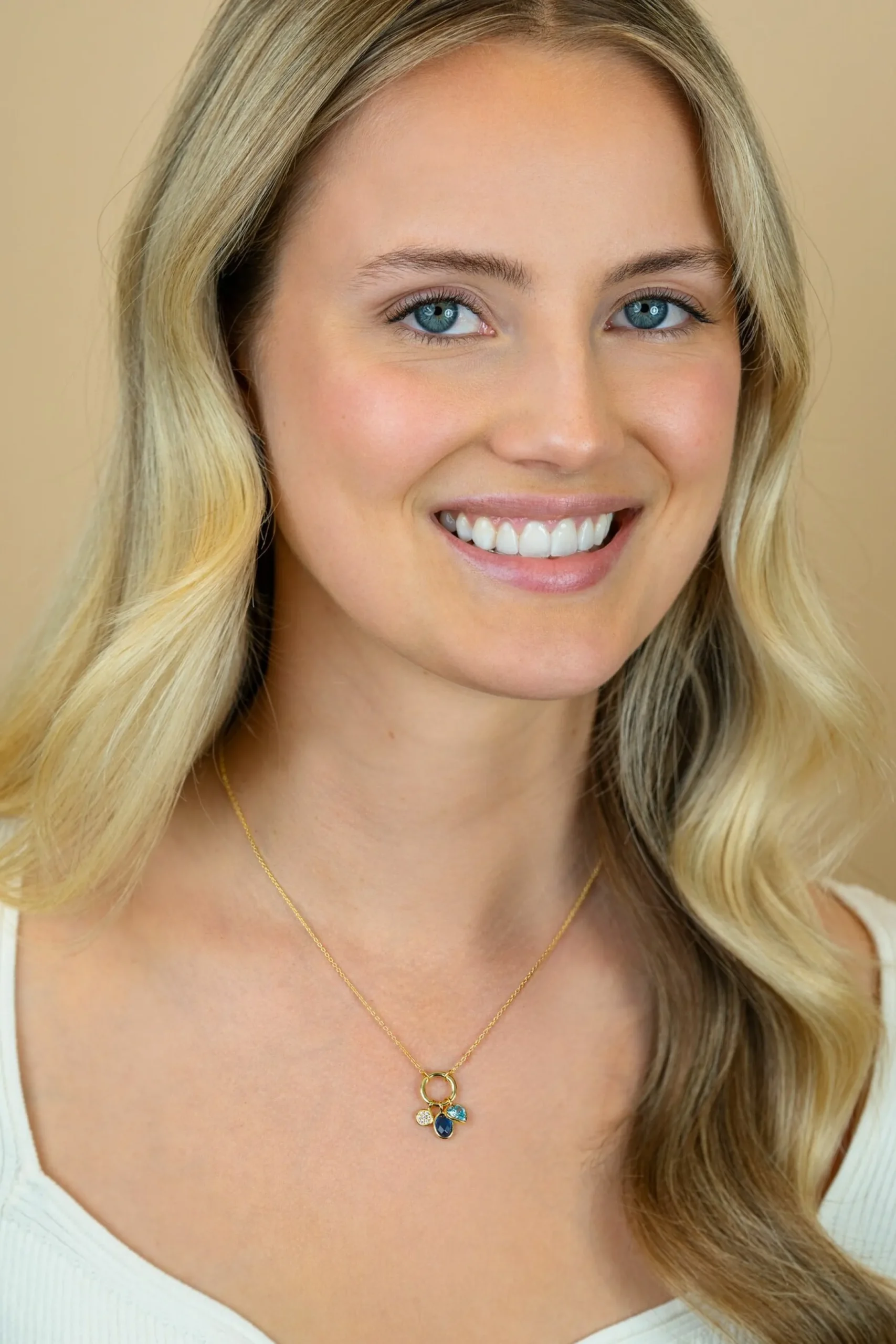 Hot Zinzi gold plated zilveren ketting met ronde sluitring en drie luxe bedels 42-45cm ZIC2737