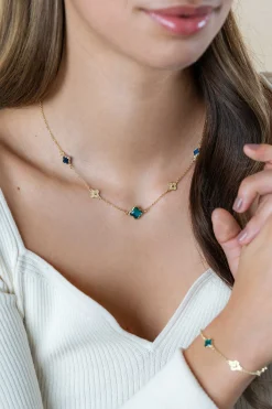 Outlet Zinzi gold plated zilveren schakel ketting met twee donkerblauwe klavers en een grotere groene klaver 40-45cm ZIC2583