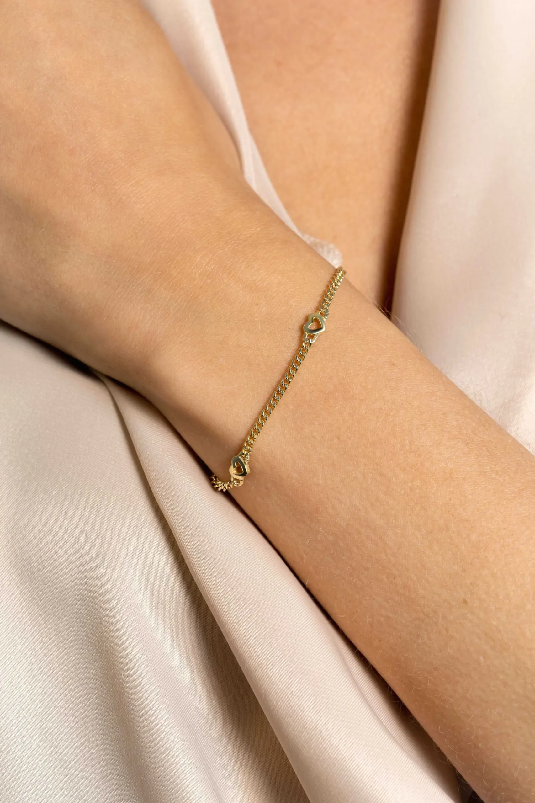 Sale Zinzi gold plated zilveren gourmet armband met drie open hartjes 17-20cm ZIA2409G