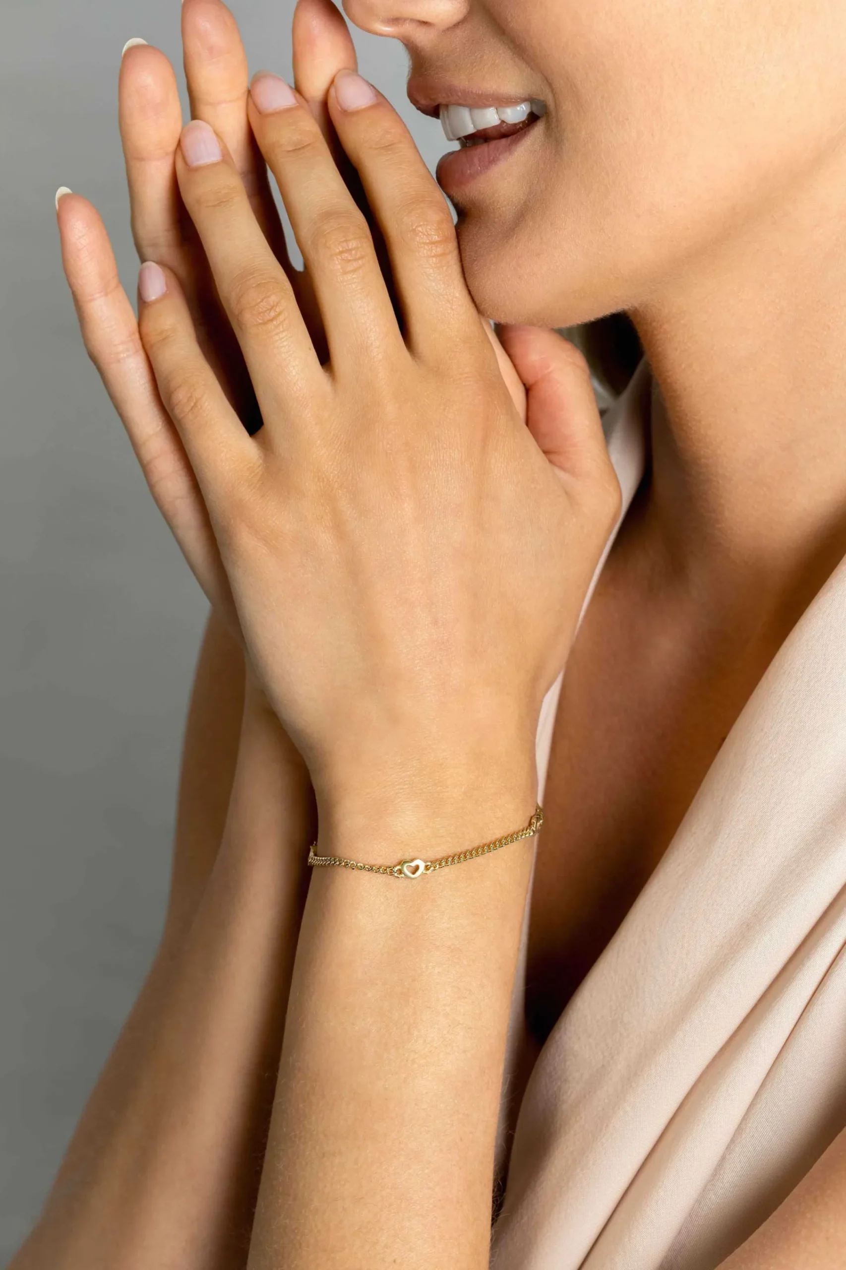 Sale Zinzi gold plated zilveren gourmet armband met drie open hartjes 17-20cm ZIA2409G