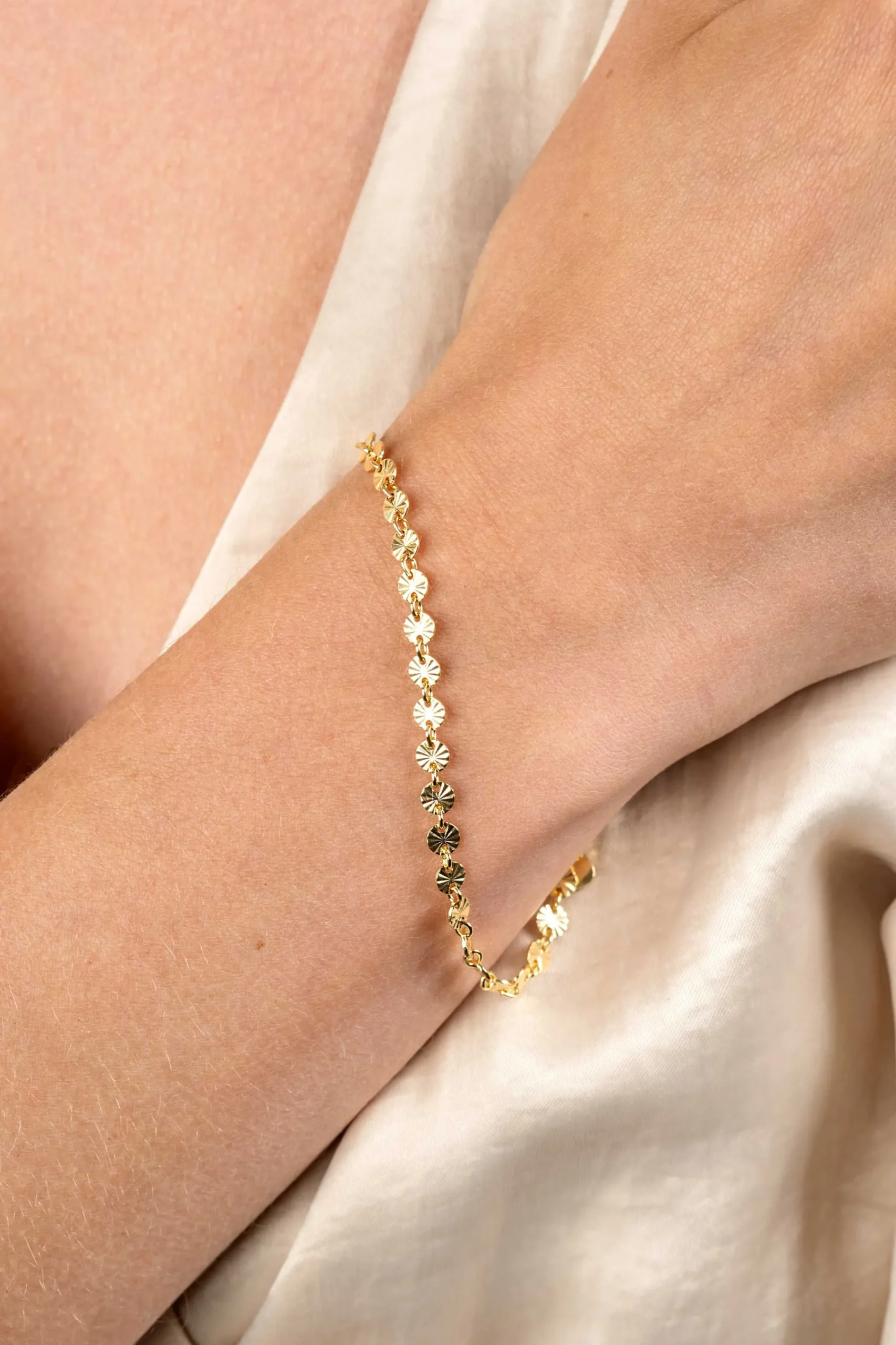 Online Zinzi gold plated zilveren armband met ronde schakels zonnestralen 4,3mm breed ZIA2272G