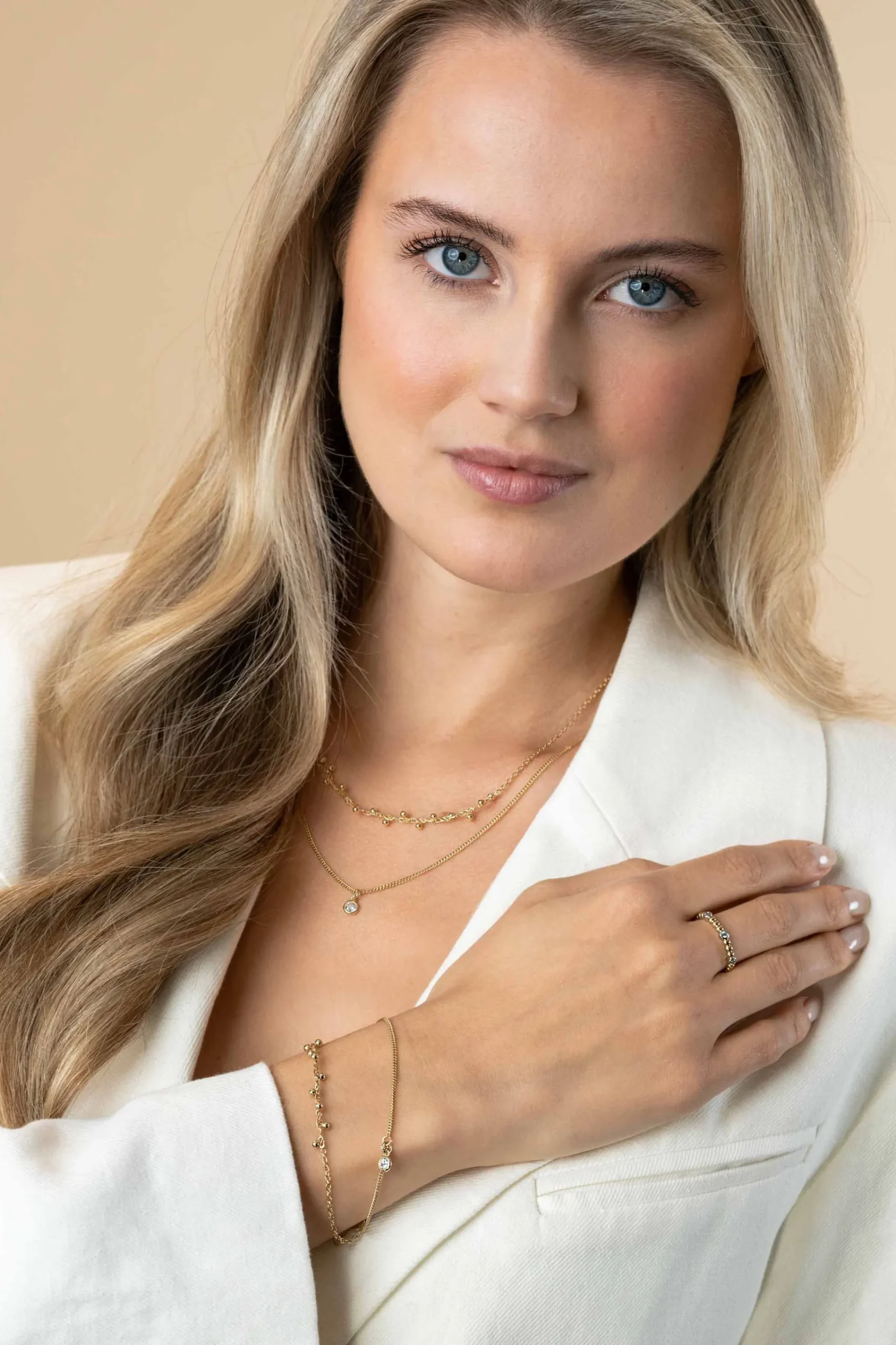 Clearance Zinzi gold plated zilveren multilook ketting met ronde zetting witte zirconia en 16 bolletjes 39-42cm ZIC2520Y