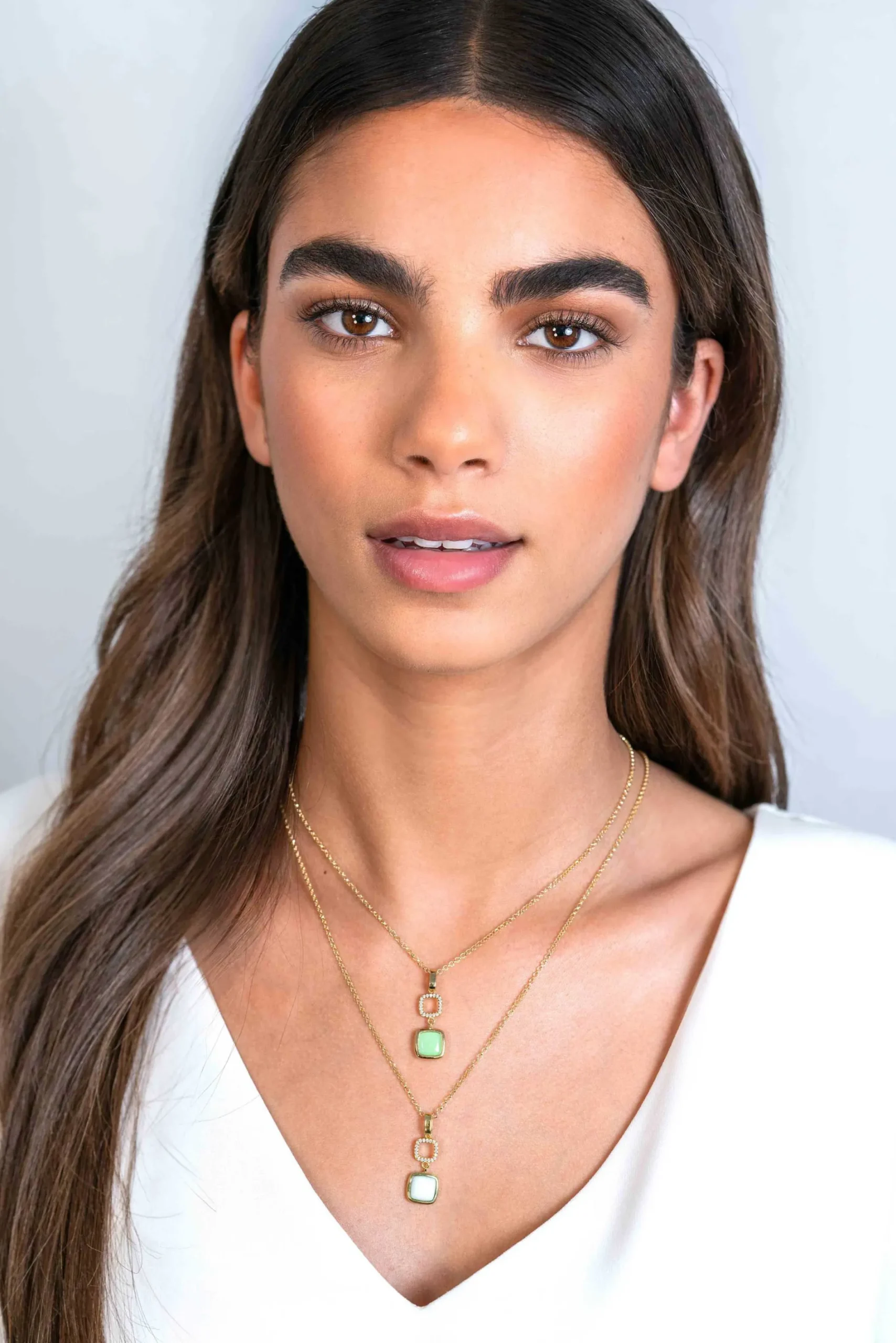 New Zinzi gold plated zilveren tweezijdige hanger 30mm vierkant met witte onyx en mintgroene kleursteen ZIH2308 (zonder collier)
