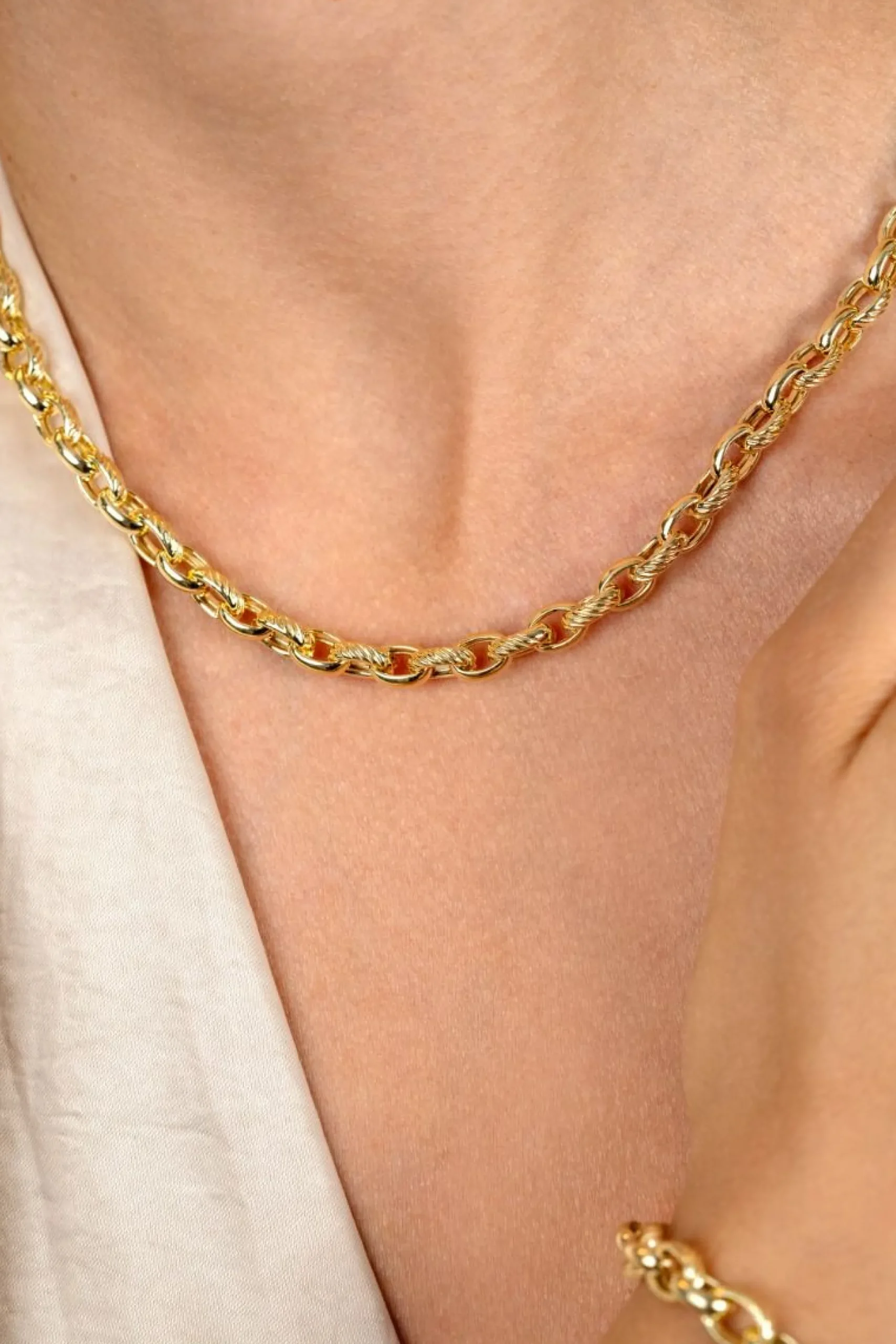 New Zinzi gold plated zilveren brede schakelketting (6mm breed) met luxe jasseron schakels in glad en bewerkt 45cm ZIC2638