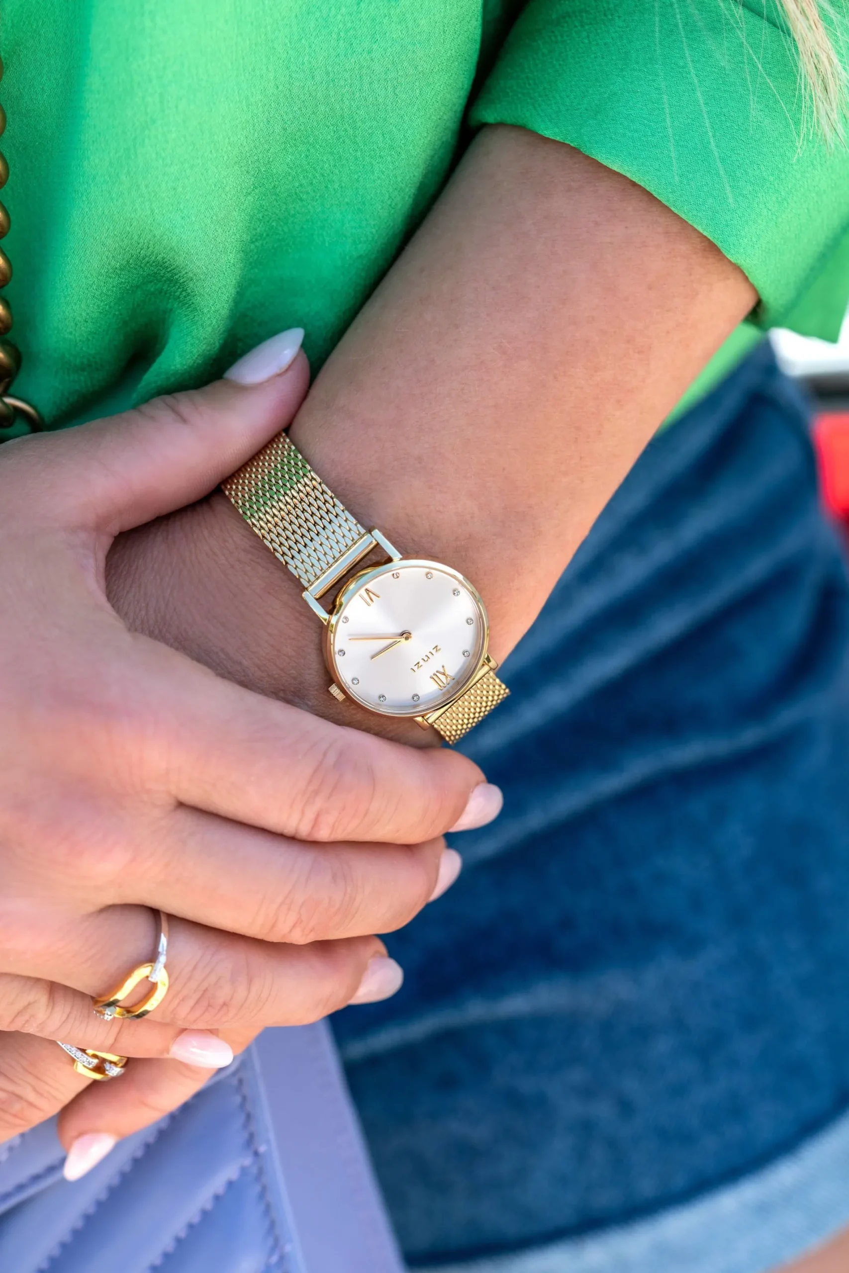 Online Zinzi Lady Crystal horloge zilvergekleurde wijzerplaat, geelgoudkleurige kast en stalen mesh band, witte crystals bij uuraanduiding, 28mm extra dun ZIW633M