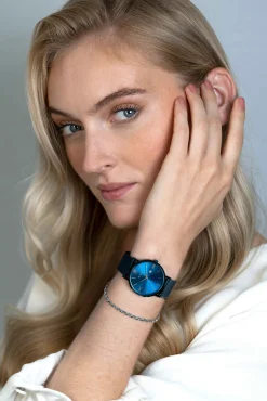 Outlet Zinzi Roman horloge blauwgekleurde wijzerplaat en kast met zilverkleurige wijzers blauwe stalen mesh band 34mm extra dun ZIW551M