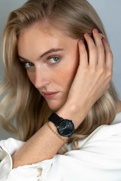 Discount Zinzi Roman horloge 34mm zwarte wijzerplaat, zwarte kast met geelvergulde wijzers zwarte stalen mesh band extra dun ZIW549M