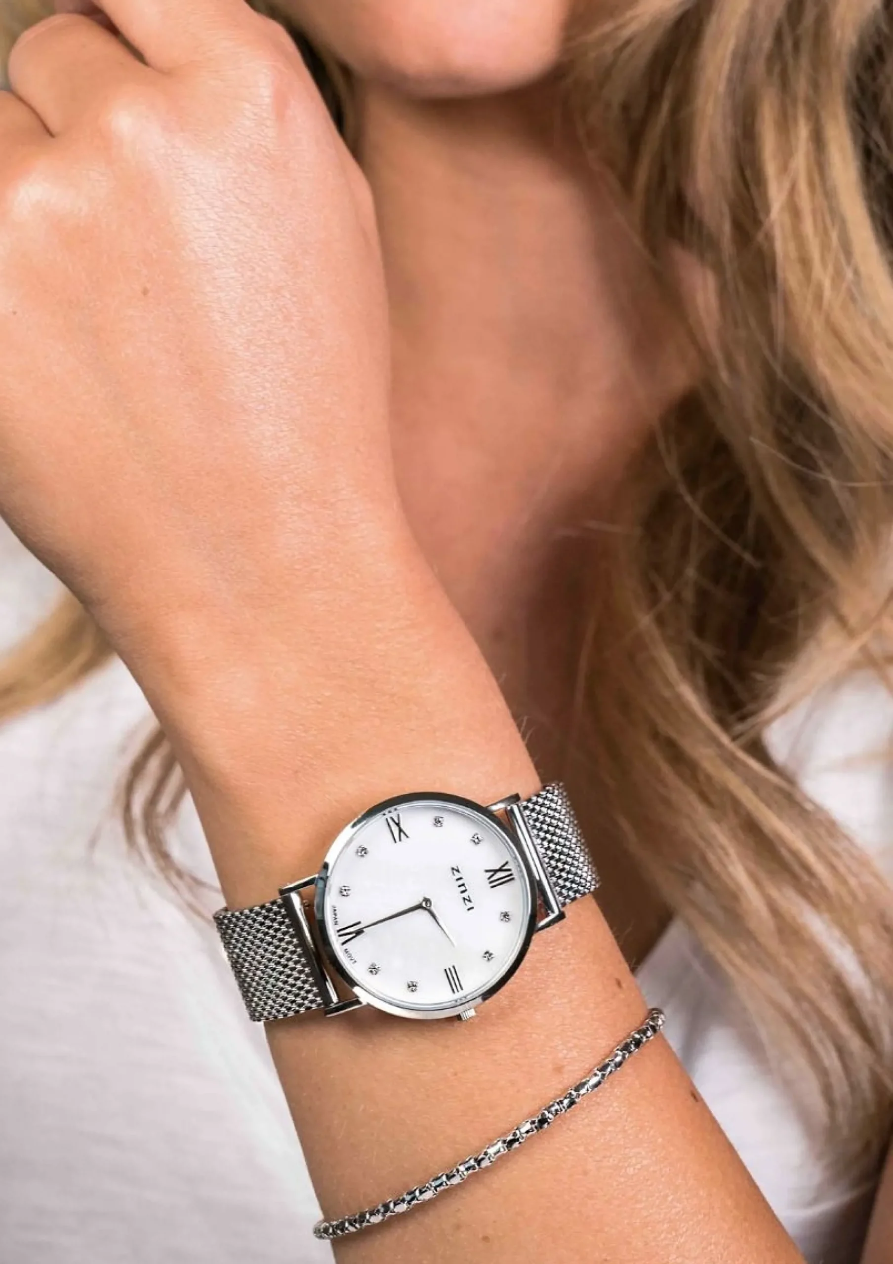Sale Zinzi Roman horloge witte parelmoer wijzerplaat, witte zirconia's bij uuraanduiding, stalen mesh band 34mm extra dun ZIW521M